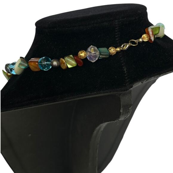 Multi colored chunky beaded necklace - Picture 2 of 3